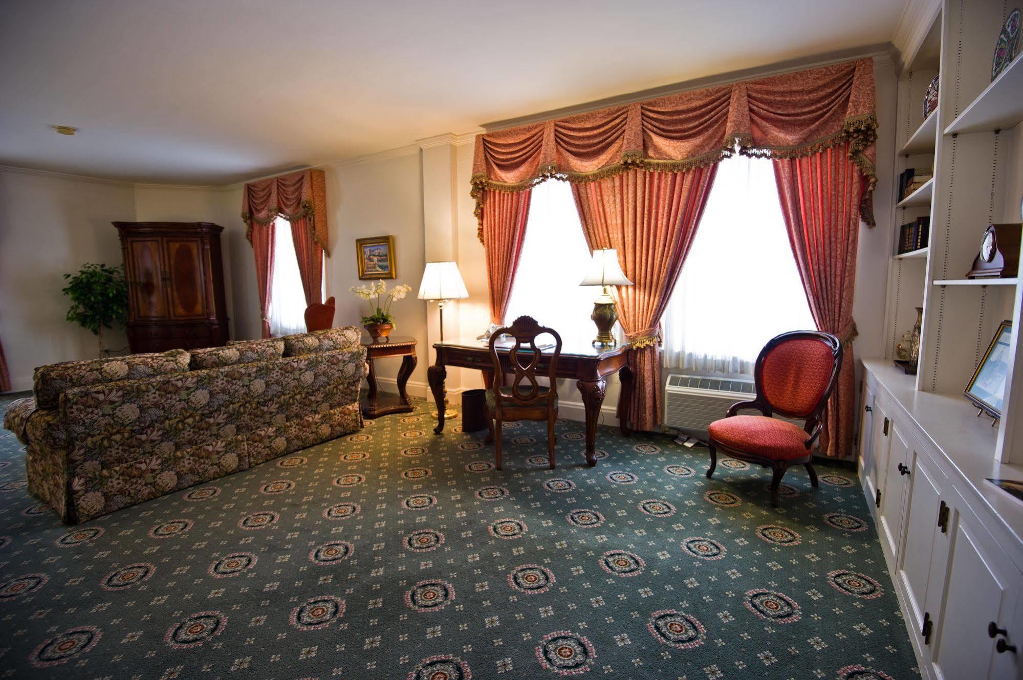 The Yorktowne Hotel, Tapestry Collection By Hilton Εξωτερικό φωτογραφία